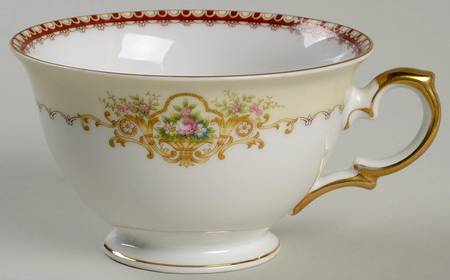 Dover Footed Cup