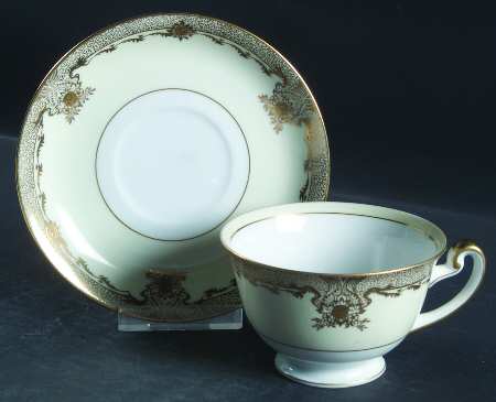Elaine Footed Cup & Saucer Set