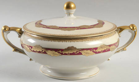 Ensley (Empire Shape) Round Covered Vegetable