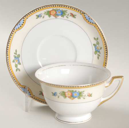 Ethel Footed Cup & Saucer Set
