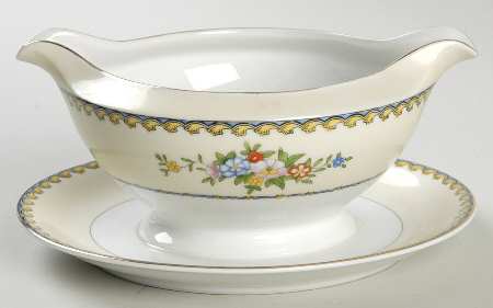 Fargo  Gravy Boat with Attached Underplate