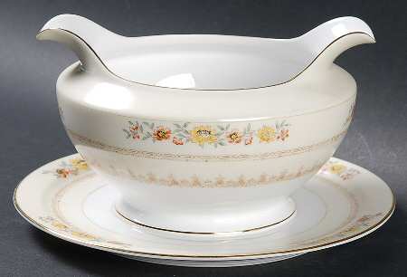 Fonda Gravy Boat with Attached Underplate