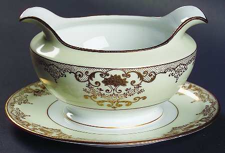 Goldwyn Gravy Boat with Attached Underplate