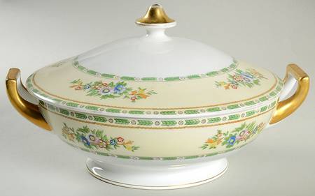 Grafton Round Covered Vegetable