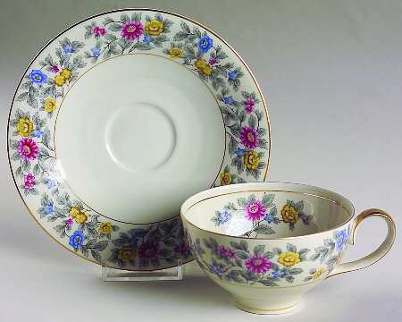 Grayson Flat Cup & Saucer Set