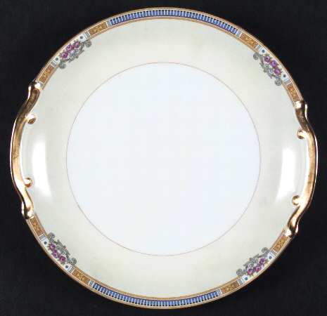 The Hampton Handled Cake Plate