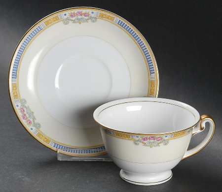 The Hampton Footed Cup & Saucer Set by Meito