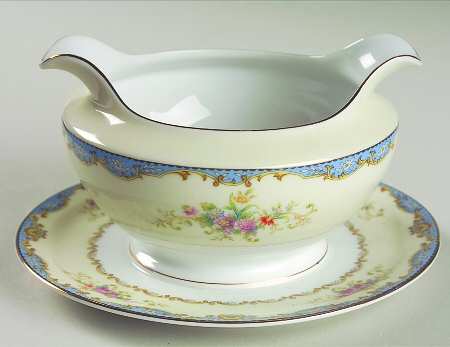 Hudson Gravy Boat with Attached Underplate by Meito