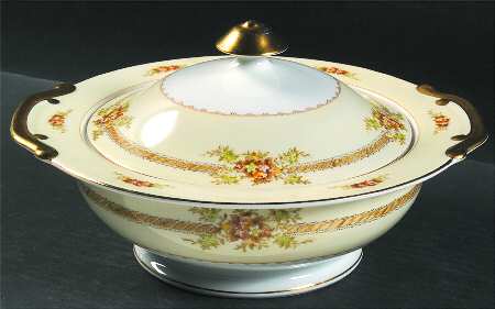Irving Round Covered Vegetable by Meito