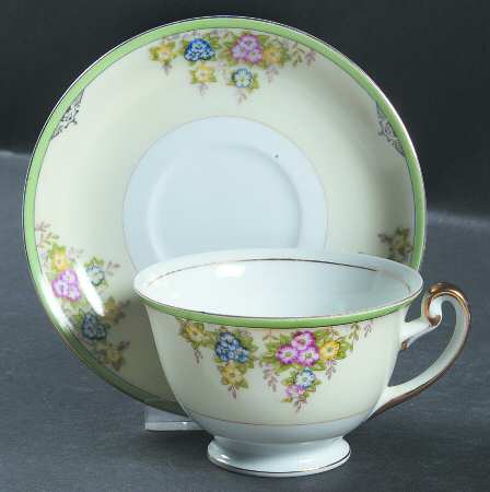 Isabella Footed Cup & Saucer Set