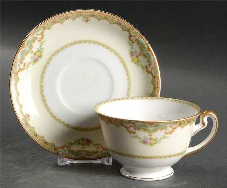 Jean Footed Cup & Saucer Set