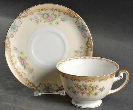 Langdon Footed Cup & Saucer Set