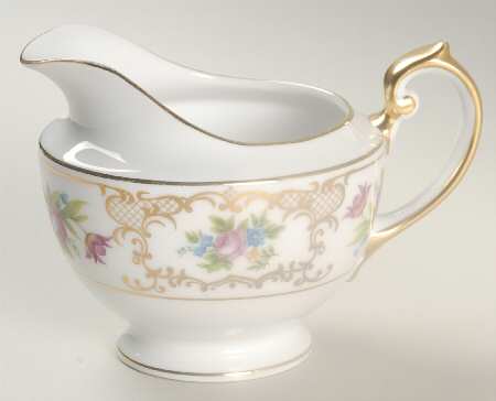 Lee Dresden Creamer