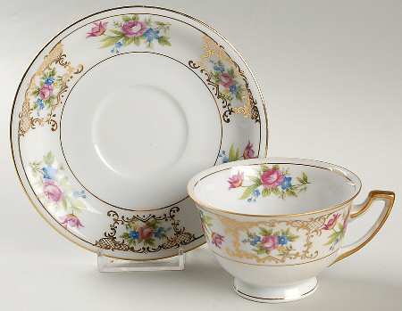 Lee Dresden Footed Cup & Saucer Set