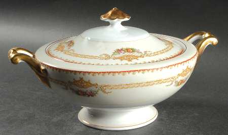 Leonore Round Covered Vegetable