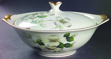 Livonia  Round Covered Vegetable by Meito
