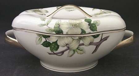 Livonia  Oval Covered Vegetable by Meito