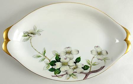 Livonia (White Background) 15" Oval Serving Platter
