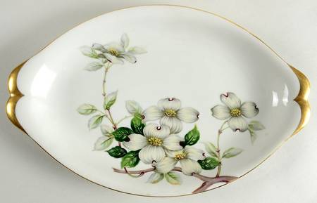 Livonia (White Background) 13" Oval Serving Platter
