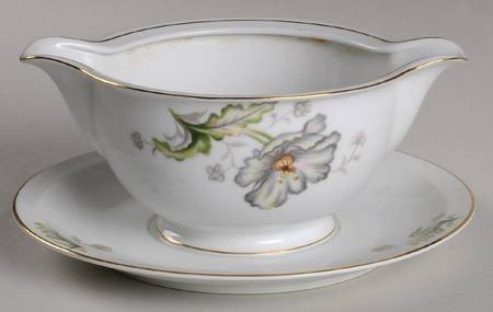 Lotus Gravy Boat with Attached Underplate