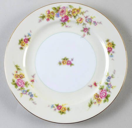 Lucille Luncheon Plate by Meito