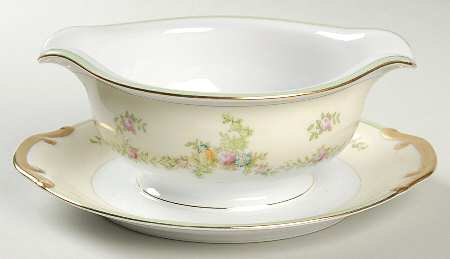 Malta (Green on Cream) Gravy Boat with Attached Underplate