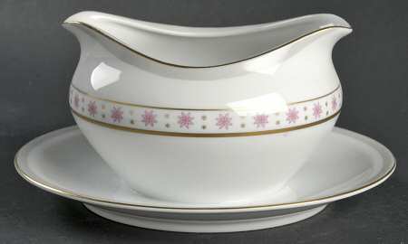 Manor Gravy Boat with Attached Underplate