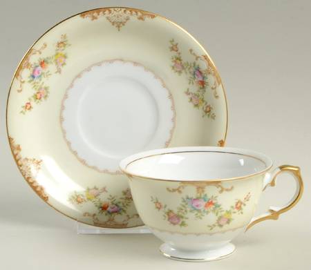 Marie Footed Cup & Saucer Set