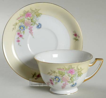 MEI125 Footed Cup & Saucer Set