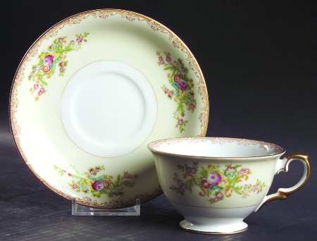 MEI133 Footed Cup & Saucer Set