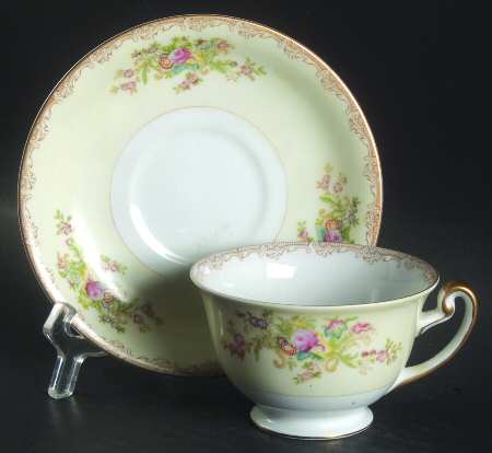 MEI133 Footed Cup & Saucer Set