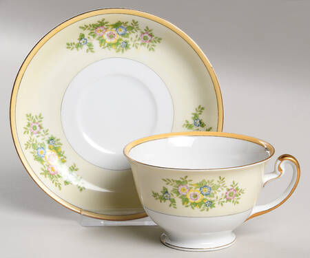 MEI149 Footed Cup & Saucer Set