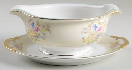 MEI157 Gravy Boat with Attached Underplate