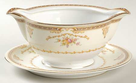 MEI16 Gravy Boat with Attached Underplate