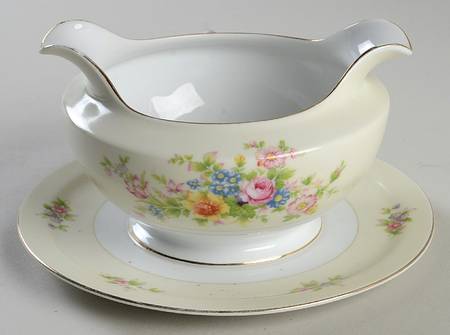 MEI160 Gravy Boat with Attached Underplate