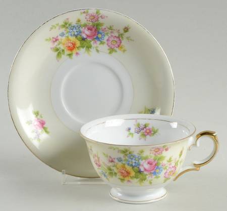 MEI160 Footed Cup & Saucer Set