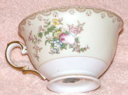 MEI167 Footed Cup