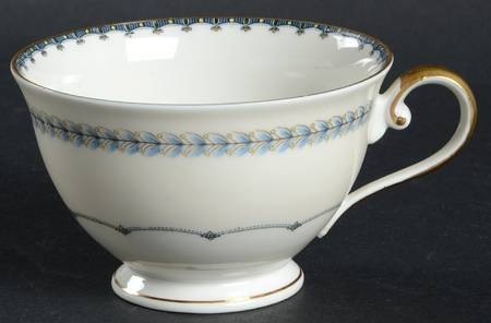 MEI173 Footed Cup