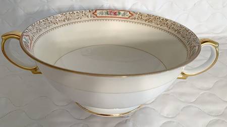 MEI184 Footed Cream Soup Bowl