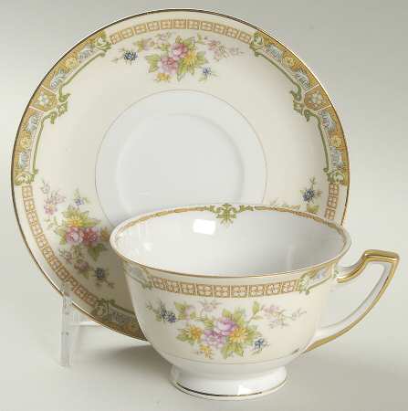MEI186 Footed Cup & Saucer Set