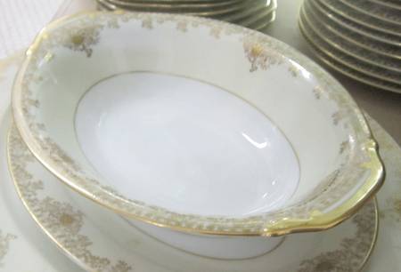 MEI187 9" Oval Vegetable Bowl