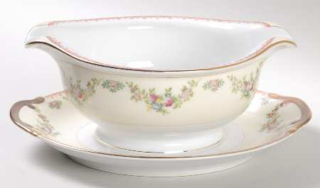 MEI192 Gravy Boat with Attached Underplate
