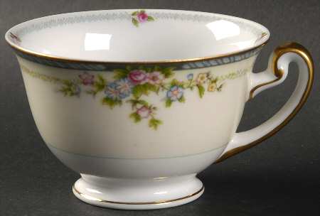 MEI193 Footed Cup