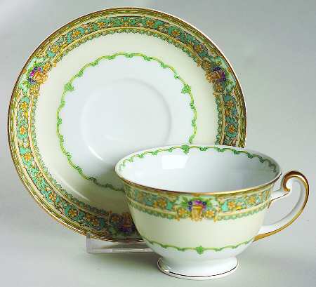 MEI198 Footed Cup & Saucer Set