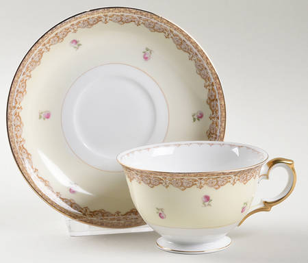 MEI215 Footed Cup & Saucer Set