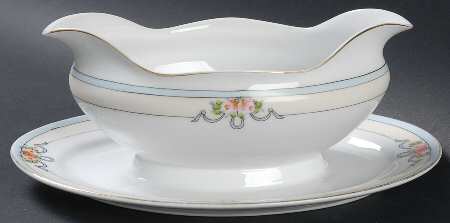 MEI222 Gravy Boat with Attached Underplate