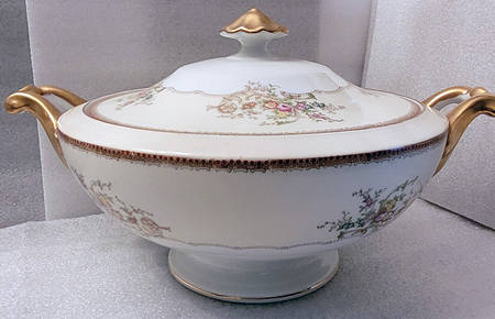 V2066 Round Covered Vegetable