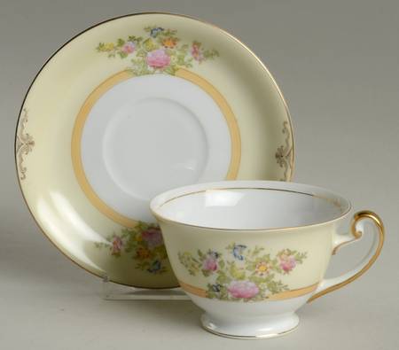 MEI23 Footed Cup & Saucer Set