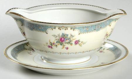 MEI261 Gravy Boat with Attached Underplate
