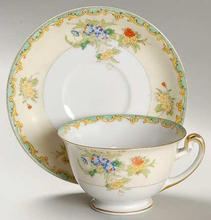 MEI268 Footed Cup & Saucer Set